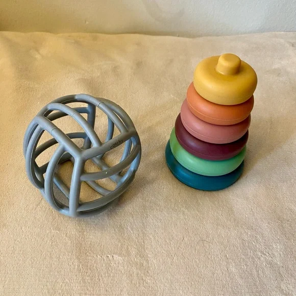 Catchy Silicone Ball and Multicolor Stacking Rings Set - Picture 1 of 14